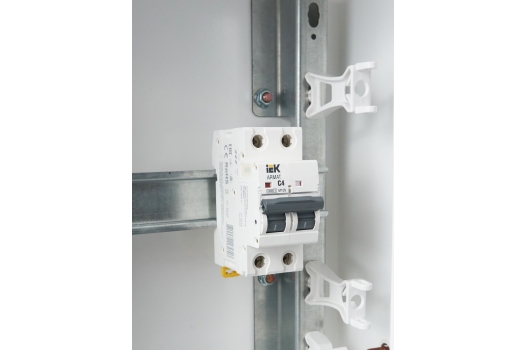 ARMAT Автоматический выключатель M10N 2P C 4А IEK