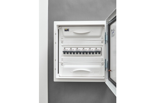 ARMAT Автоматический выключатель M06N 2P B 8А IEK