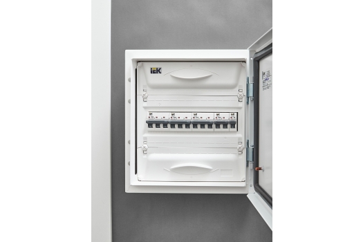 ARMAT Автоматический выключатель M06N 3P B 13А IEK