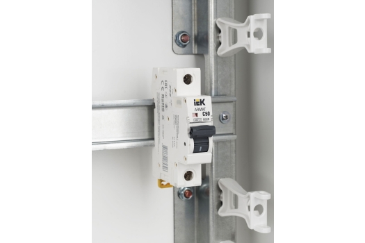 ARMAT Автоматический выключатель M06N 1P C 50А IEK