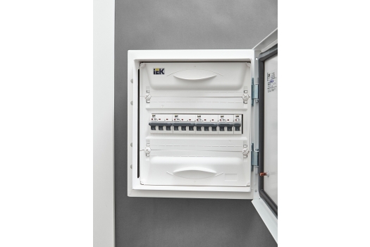 ARMAT Автоматический выключатель M06N 3P B 4А IEK