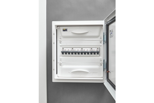 ARMAT Автоматический выключатель M06N 3P D 10А IEK