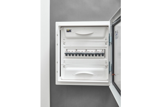 ARMAT Автоматический выключатель M10N 3P C 4А IEK