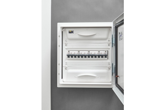 ARMAT Автоматический выключатель M06N 3P B 20А IEK