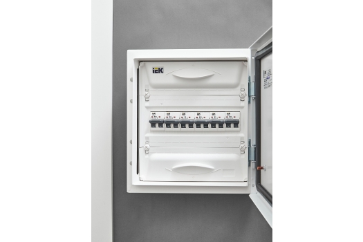 ARMAT Автоматический выключатель M06N 2P C 8А IEK