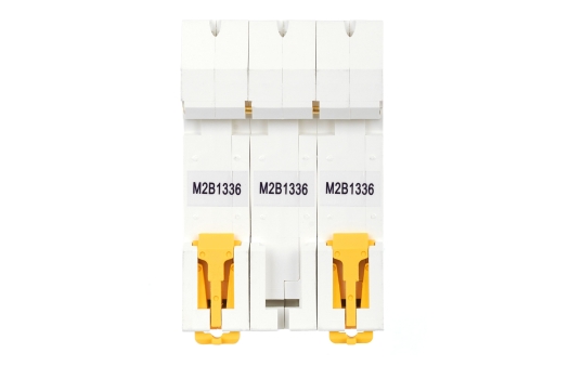 ARMAT Автоматический выключатель M06N 3P B 13А IEK
