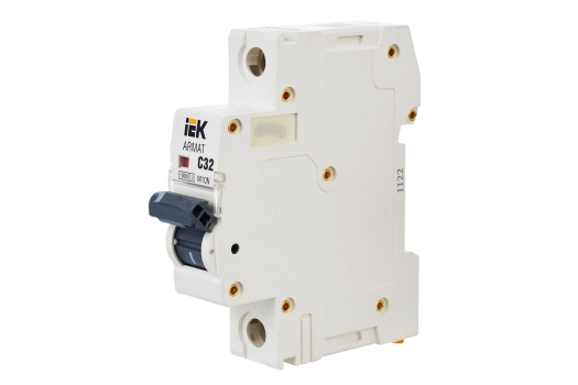 ARMAT Автоматический выключатель M10N 1P C 32А IEK