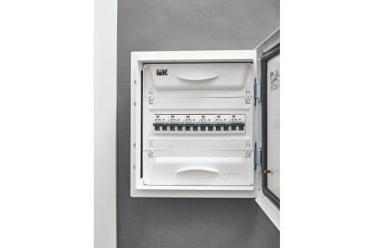 ARMAT Автоматический выключатель M10N 2P B 3А IEK