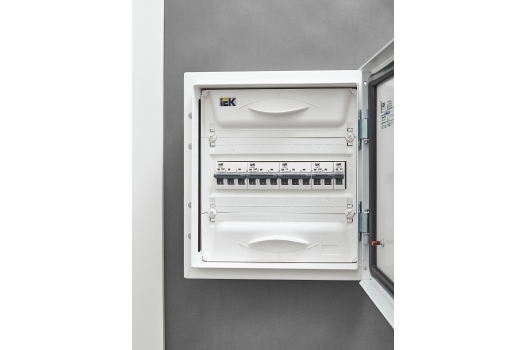 ARMAT Автоматический выключатель M06N 3P C 4А IEK