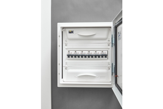 ARMAT Автоматический выключатель M06N 2P D 20А IEK