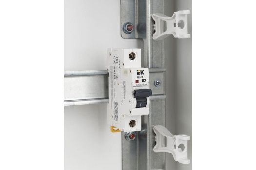 ARMAT Автоматический выключатель M06N 1P B 2А IEK