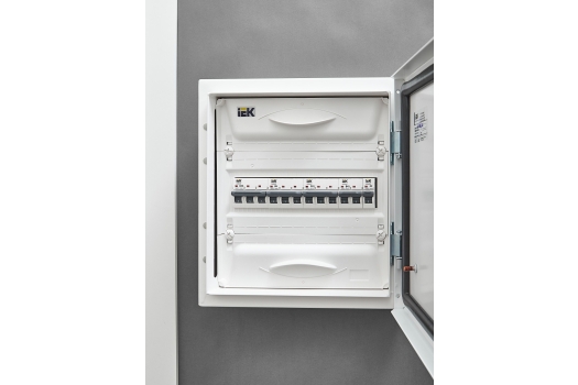ARMAT Автоматический выключатель M06N 3P D 6А IEK